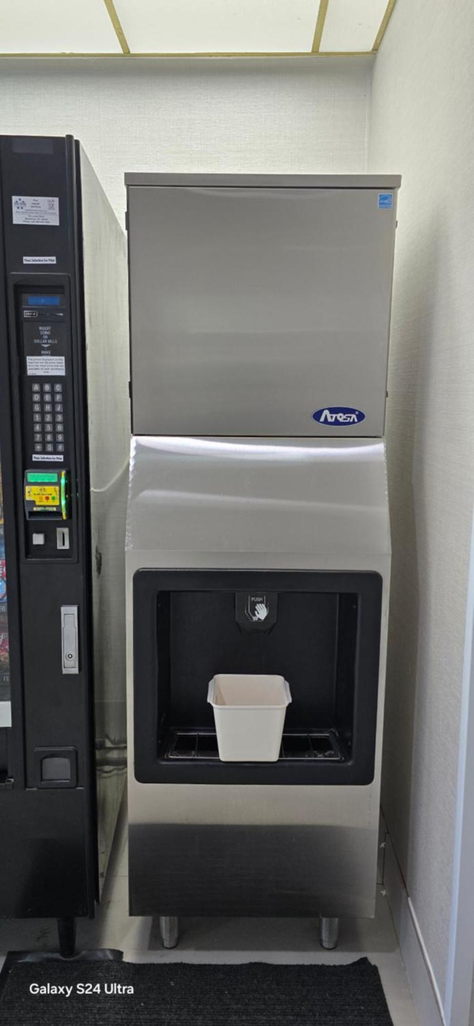Quality Inn & Suites Manhattan Bagian luar foto