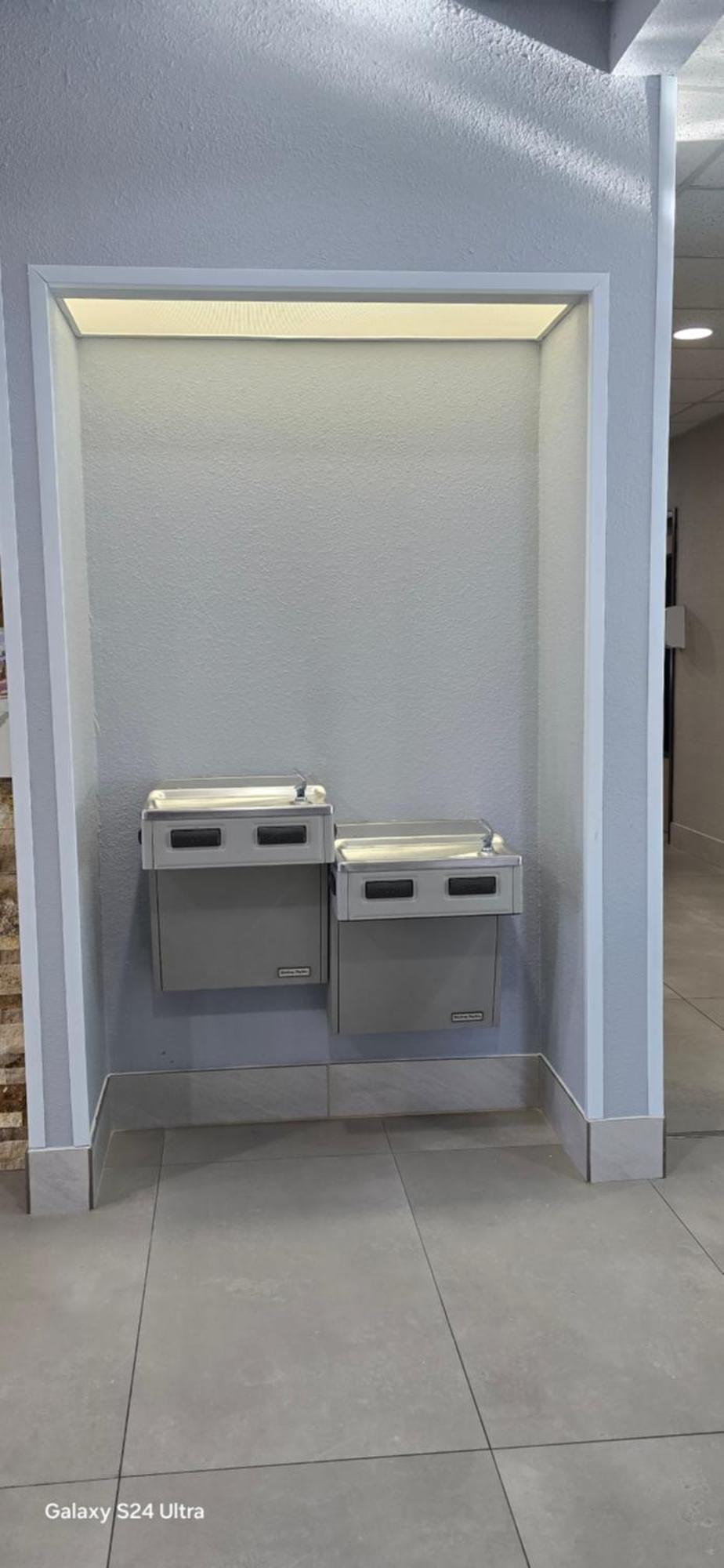 Quality Inn & Suites Manhattan Bagian luar foto
